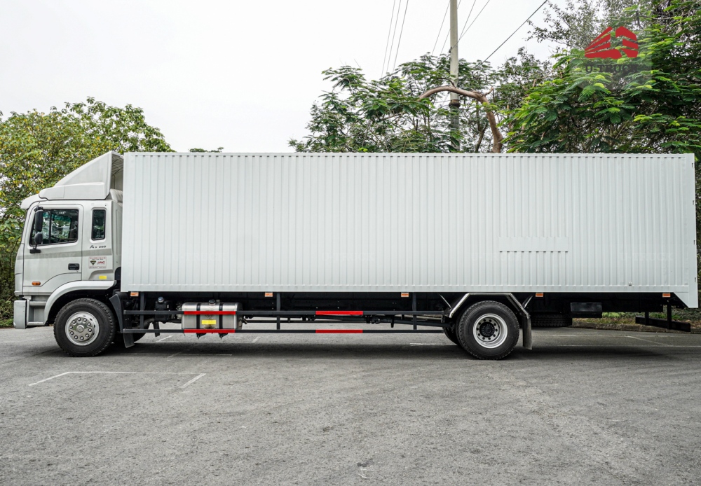 Xe tải JAC A5 4X2 thùng công nhập khẩu 1CH 10M