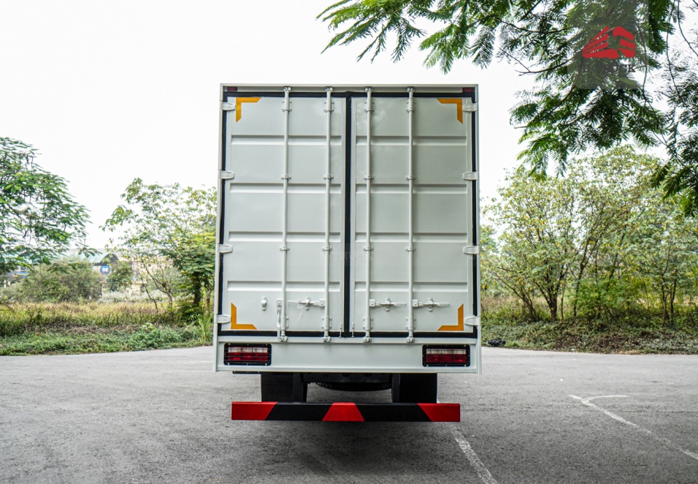 Xe tải JAC A5 4X2 thùng công nhập khẩu 1CH 10M