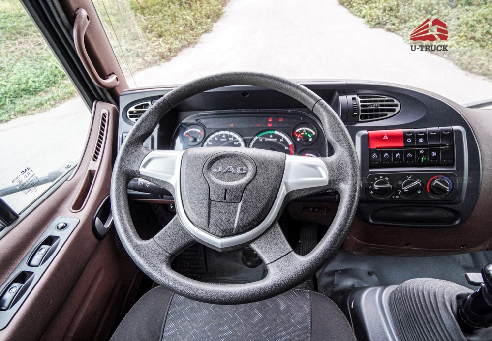 Xe tải JAC A5 4X2 thùng công nhập khẩu 1CH 10M