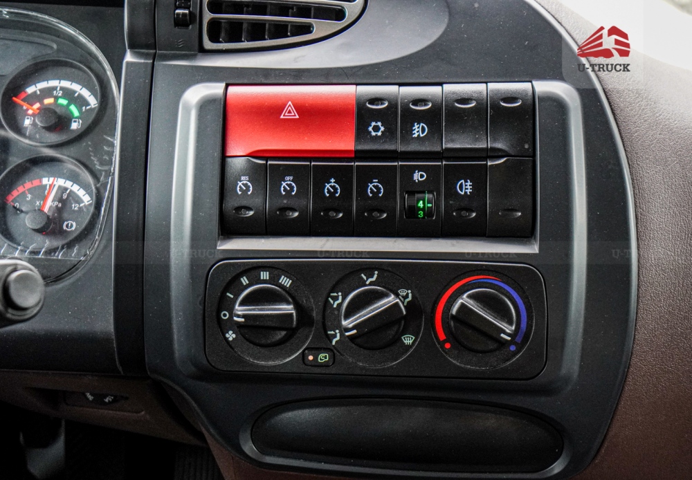 Xe tải JAC A5 4X2 thùng công nhập khẩu 1CH 10M