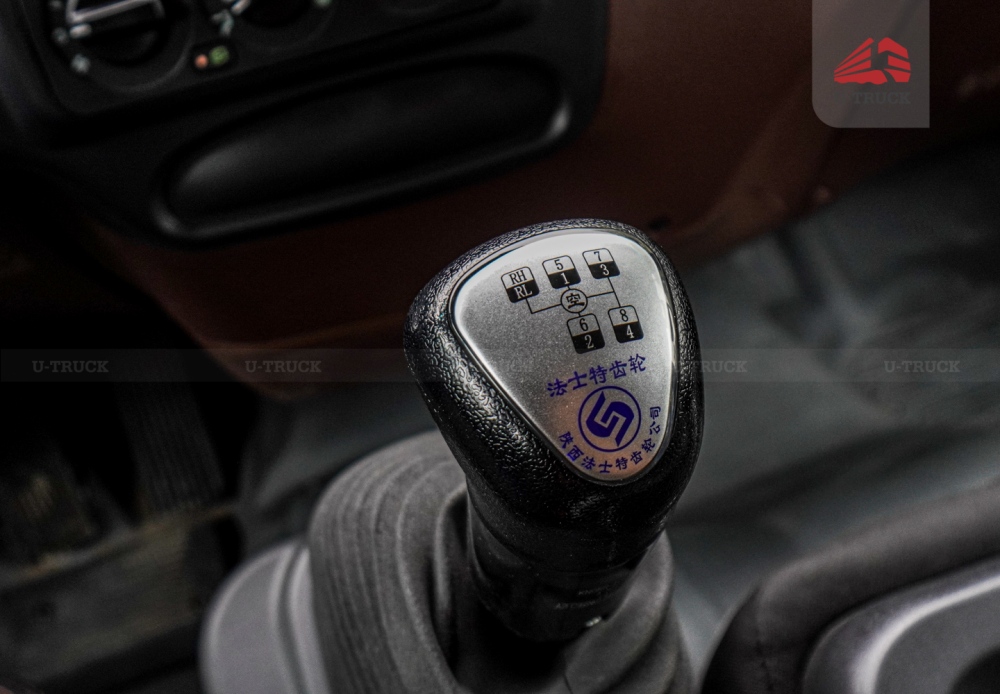 Xe tải JAC A5 4X2 thùng công nhập khẩu 1CH 10M