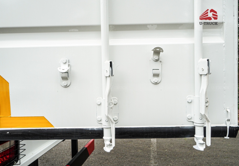 Xe tải JAC A5 4X2 thùng công nhập khẩu 1CH 10M