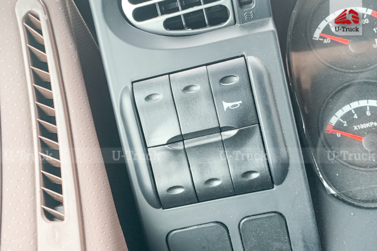 Xe tải JAC A5 6×2 khung mui 9m7