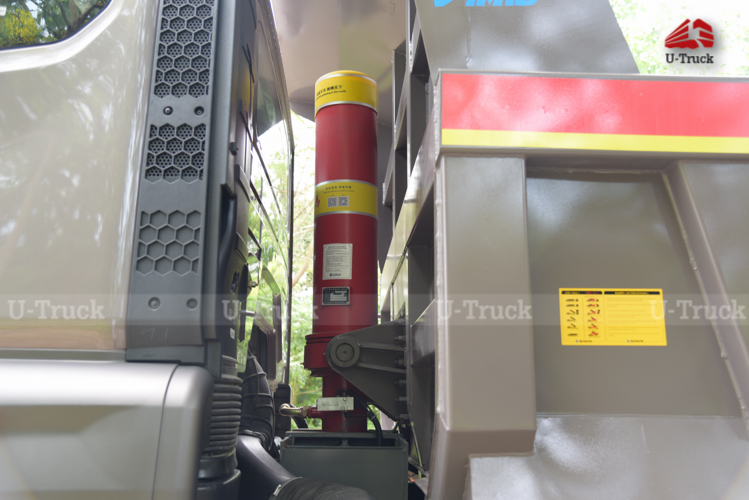 Xe ben HOWO VX350 6×4 thùng đúc