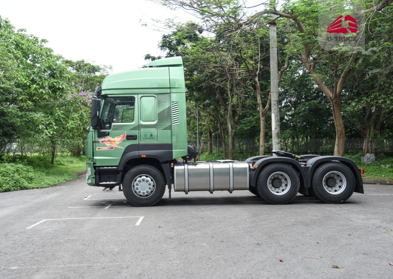 Xe đầu kéo HOWO V7X 440 cầu láp