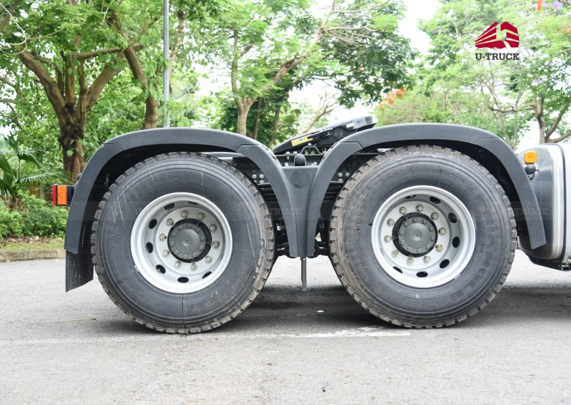Xe đầu kéo HOWO V7X 440 cầu láp