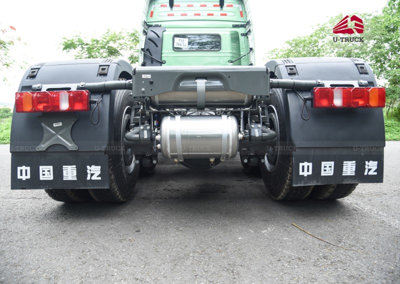 Xe đầu kéo HOWO V7X 440 cầu láp