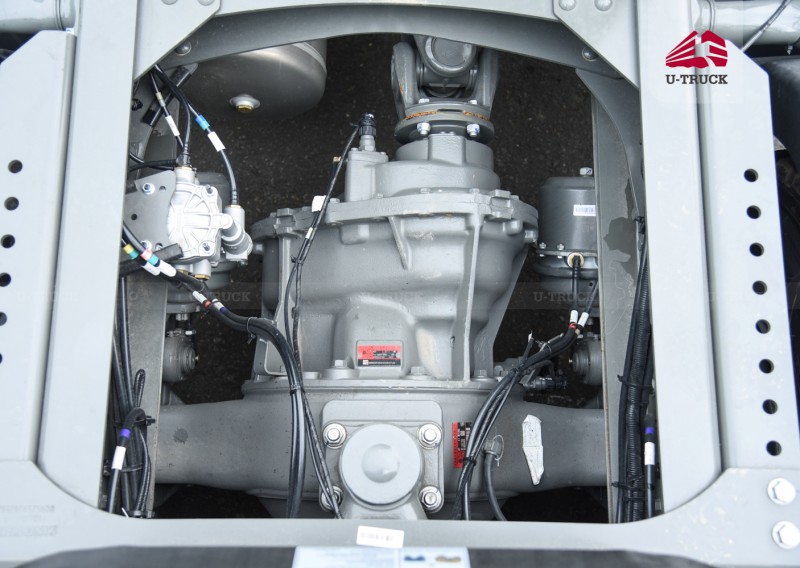 Xe đầu kéo HOWO V7X 440 cầu láp