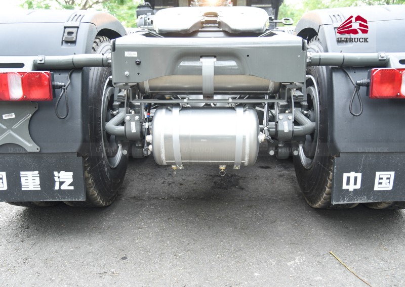 Xe đầu kéo HOWO V7X 440 cầu láp