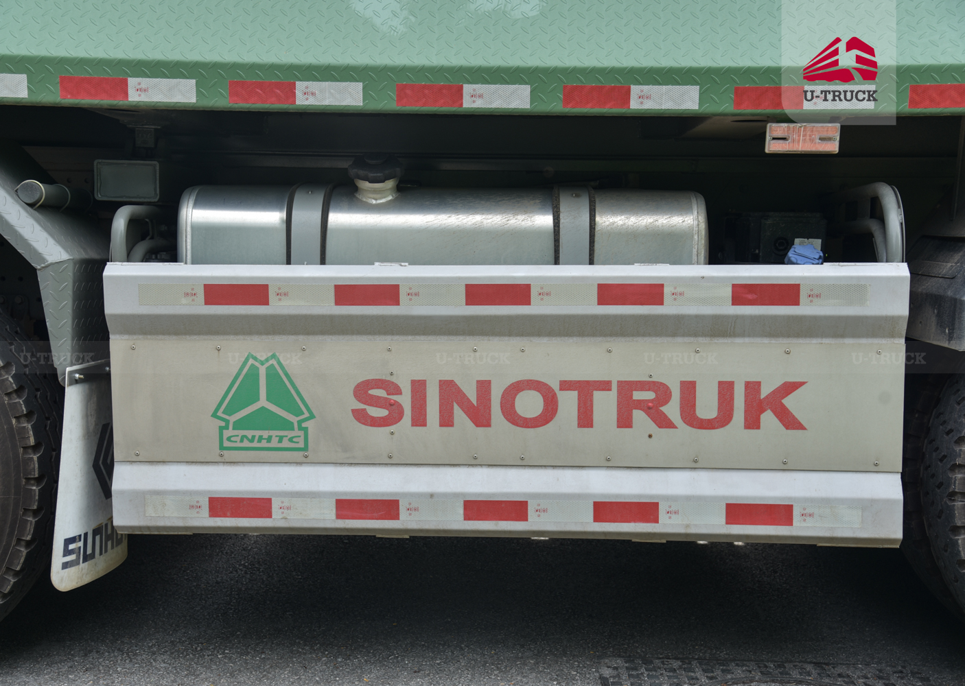 Xe Tải tự đổ NX 400 thùng đúc cao 910mm