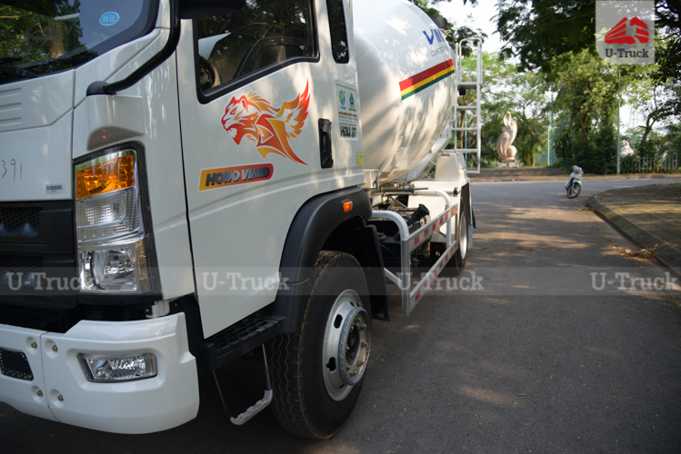Xe trộn bê tông HOWO H3 130 5m3