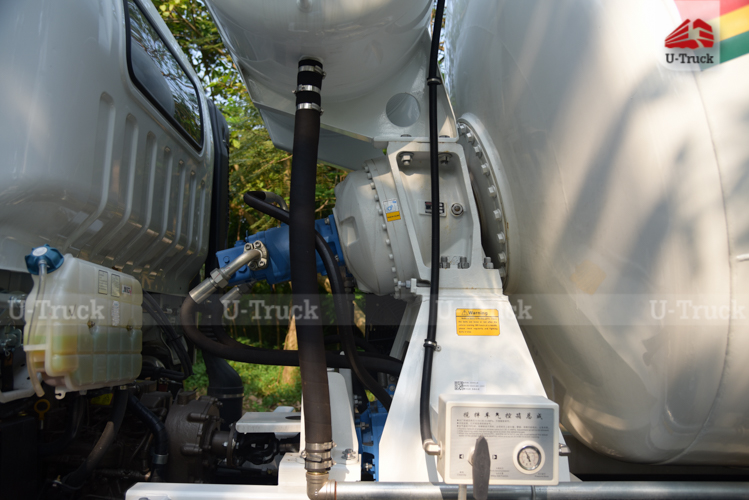 Xe trộn bê tông HOWO H3 130 5m3