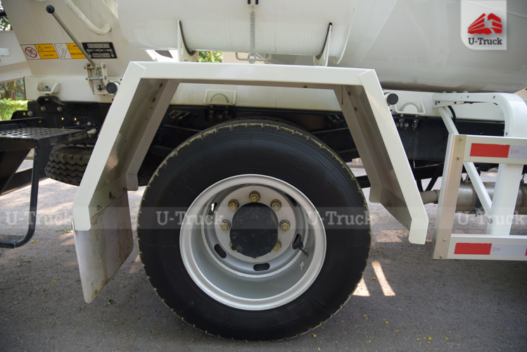 Xe trộn bê tông HOWO H3 130 5m3