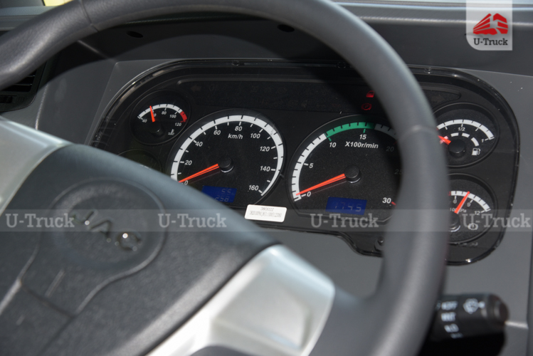 Xe đầu kéo JAC A5 480 cầu láp lốp 12R22.5