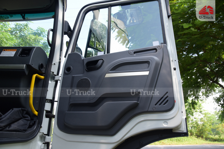 Xe đầu kéo JAC A5 480 cầu láp lốp 12R22.5