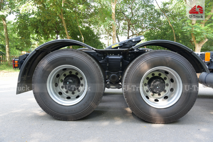 Xe đầu kéo JAC A5 480 cầu láp lốp 12R22.5