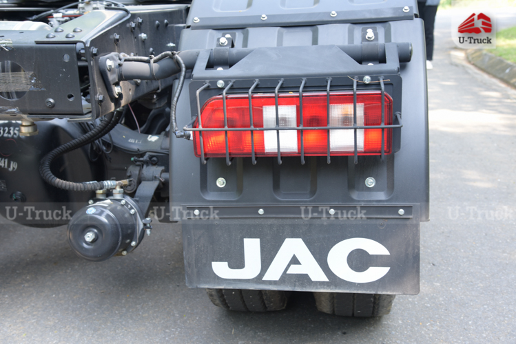 Xe đầu kéo JAC A5 480 cầu láp lốp 12R22.5
