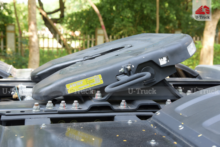 Xe đầu kéo JAC A5 480 cầu láp lốp 12R22.5