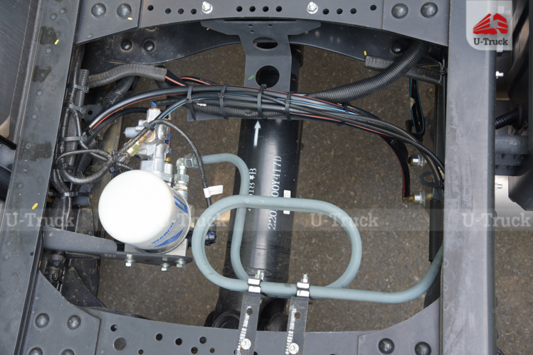 Xe đầu kéo JAC A5 480 cầu láp lốp 12R22.5