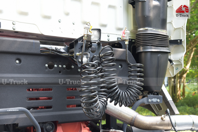 Xe đầu kéo JAC A5 480 cầu láp lốp 12R22.5