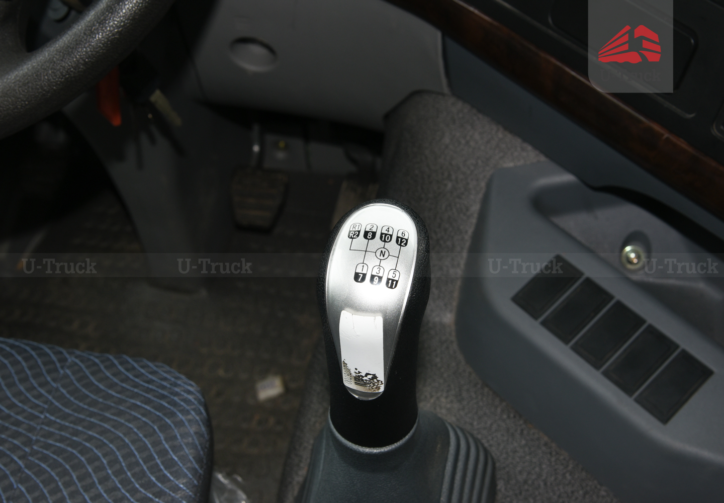 Xe ben HOWO V7G 8×4 thùng đúc