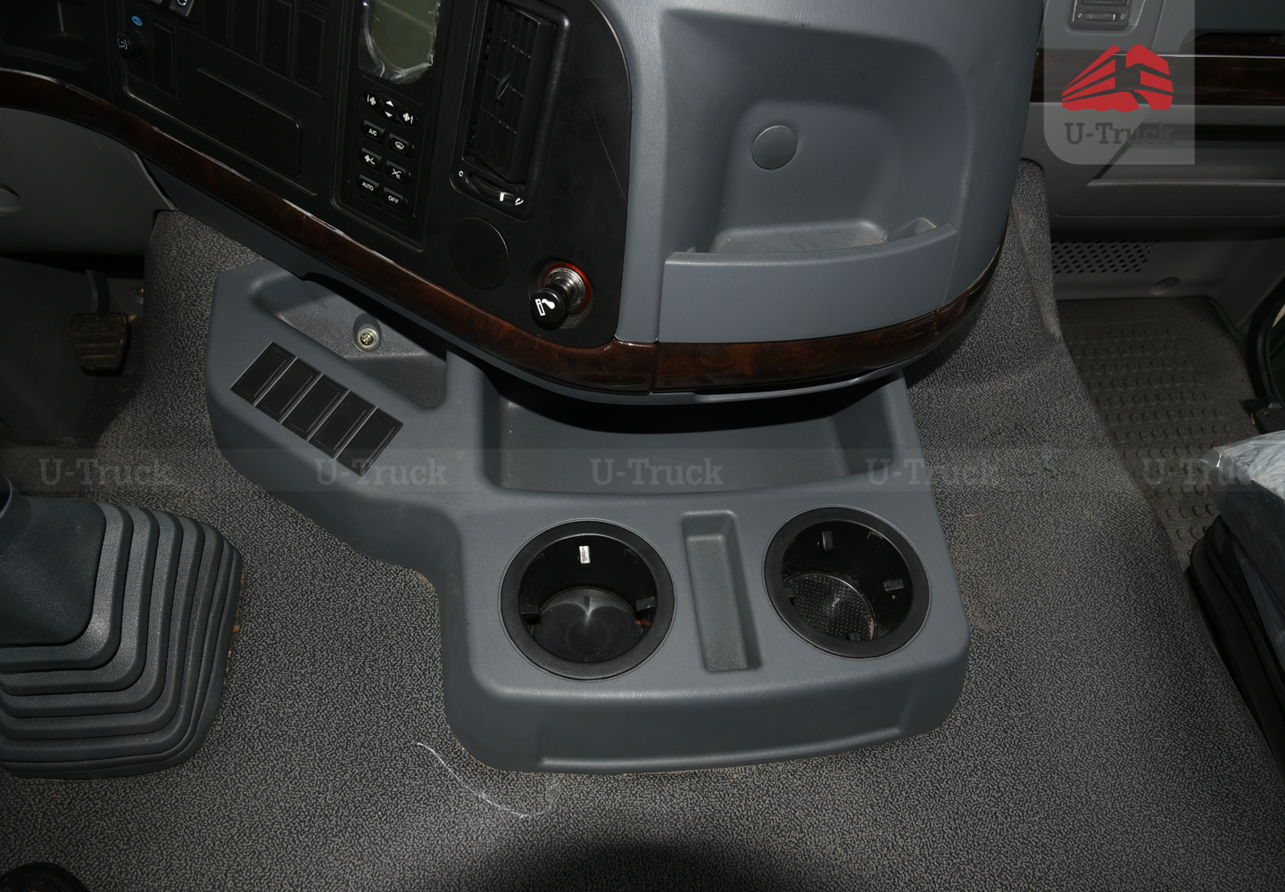 Xe ben HOWO V7G 8×4 thùng đúc