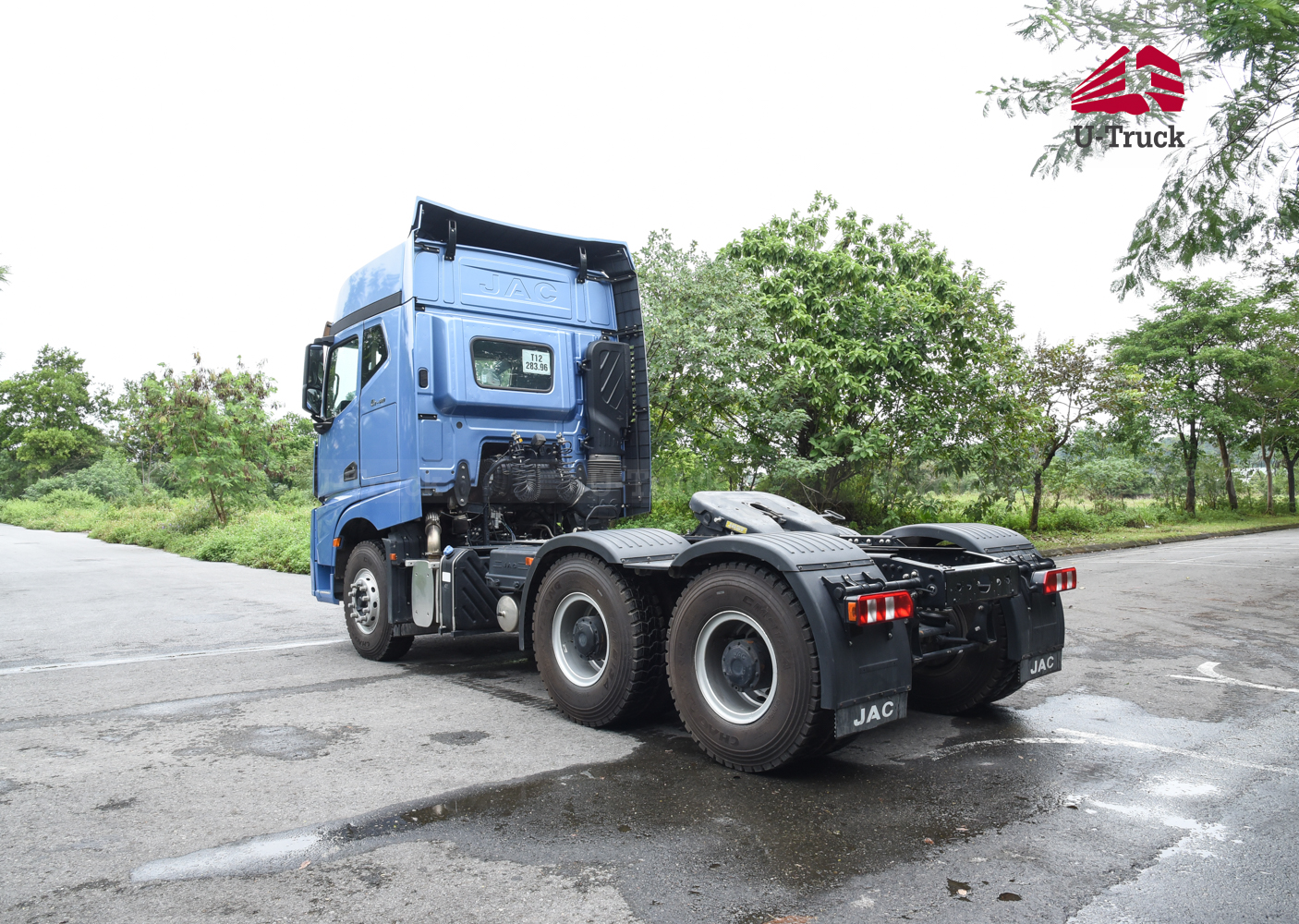 Xe đầu kéo JAC Q7 420 cầu dầu