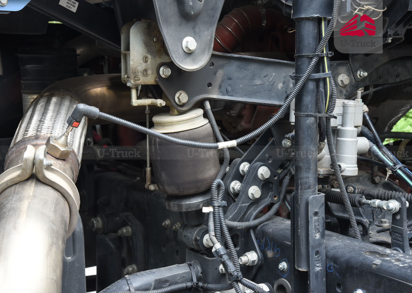 Xe đầu kéo JAC Q7 420 cầu dầu