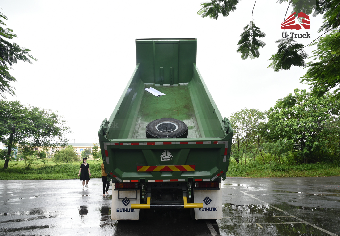 Xe ben HOWO V7G 8×4 thùng đúc