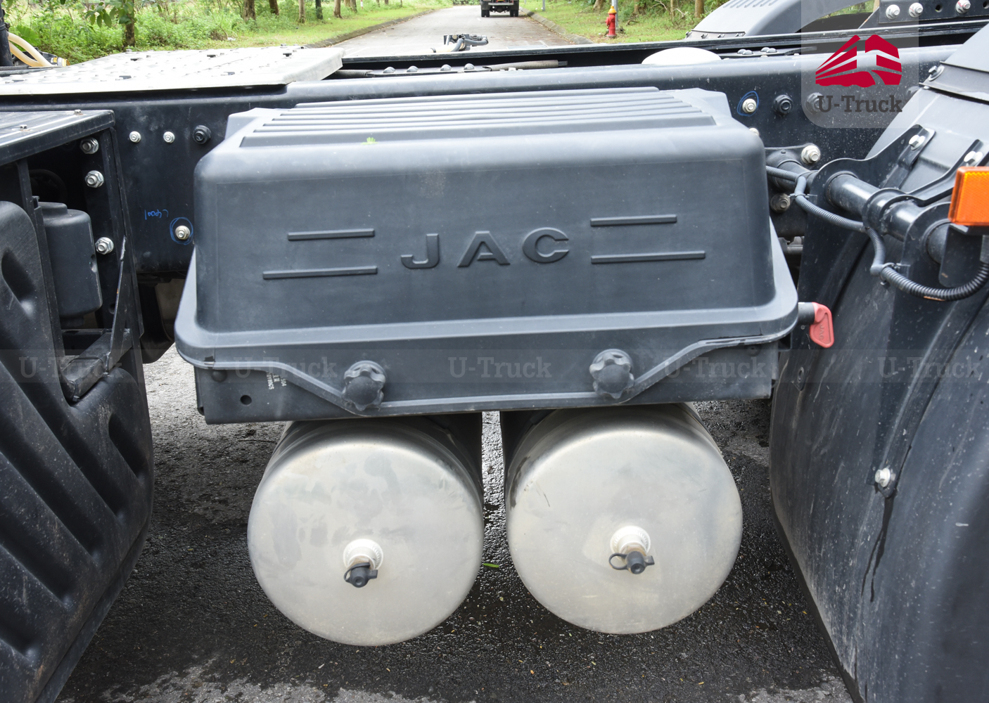 Xe đầu kéo JAC Q7 420 cầu dầu