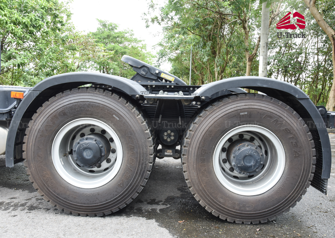 Xe đầu kéo JAC Q7 420 cầu dầu