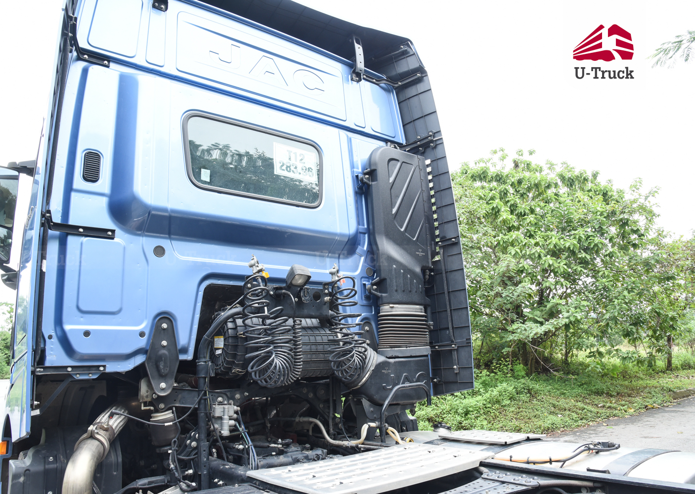 Xe đầu kéo JAC Q7 420 cầu dầu