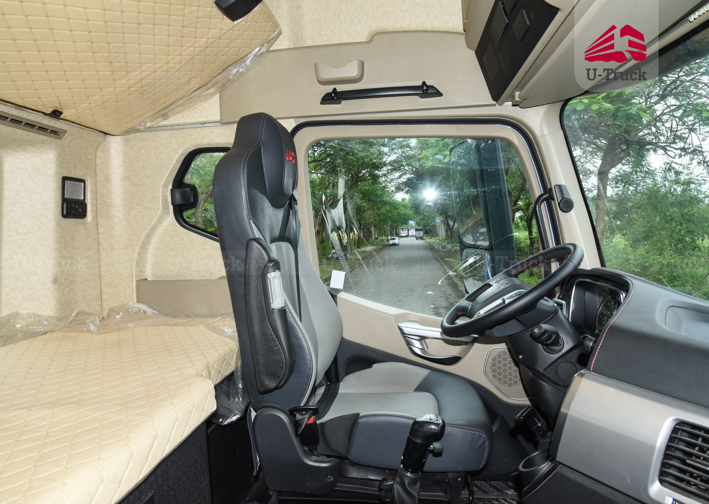 Xe đầu kéo JAC Q7 420 cầu dầu