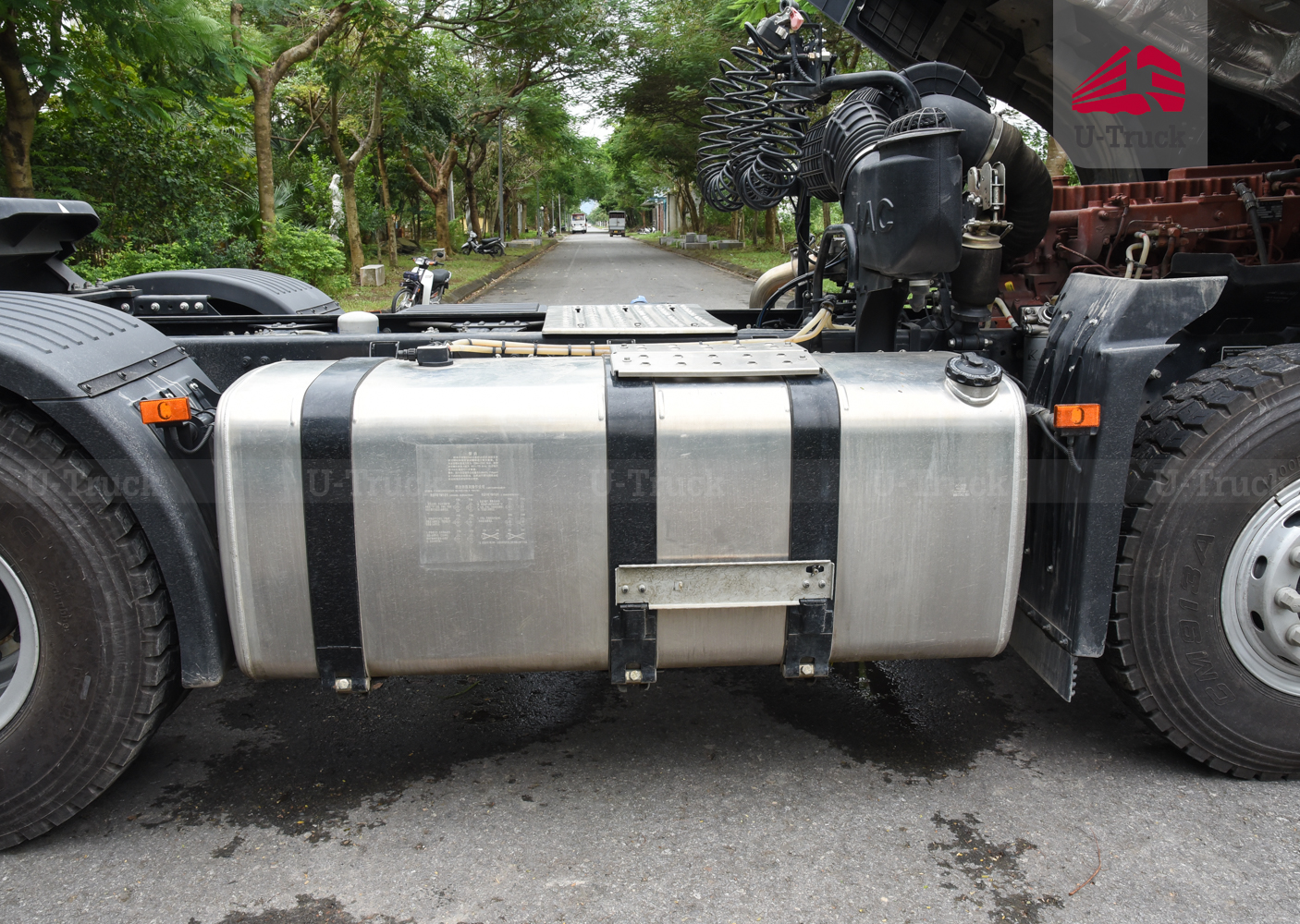 Xe đầu kéo JAC Q7 420 cầu dầu