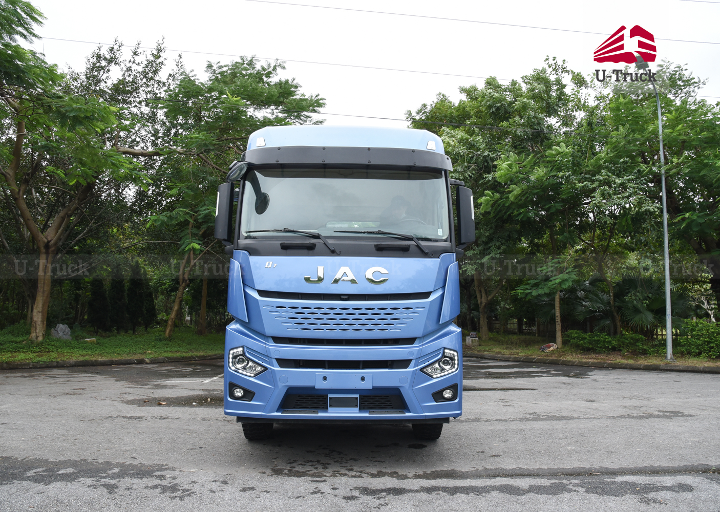 Xe đầu kéo JAC Q7 420 cầu dầu