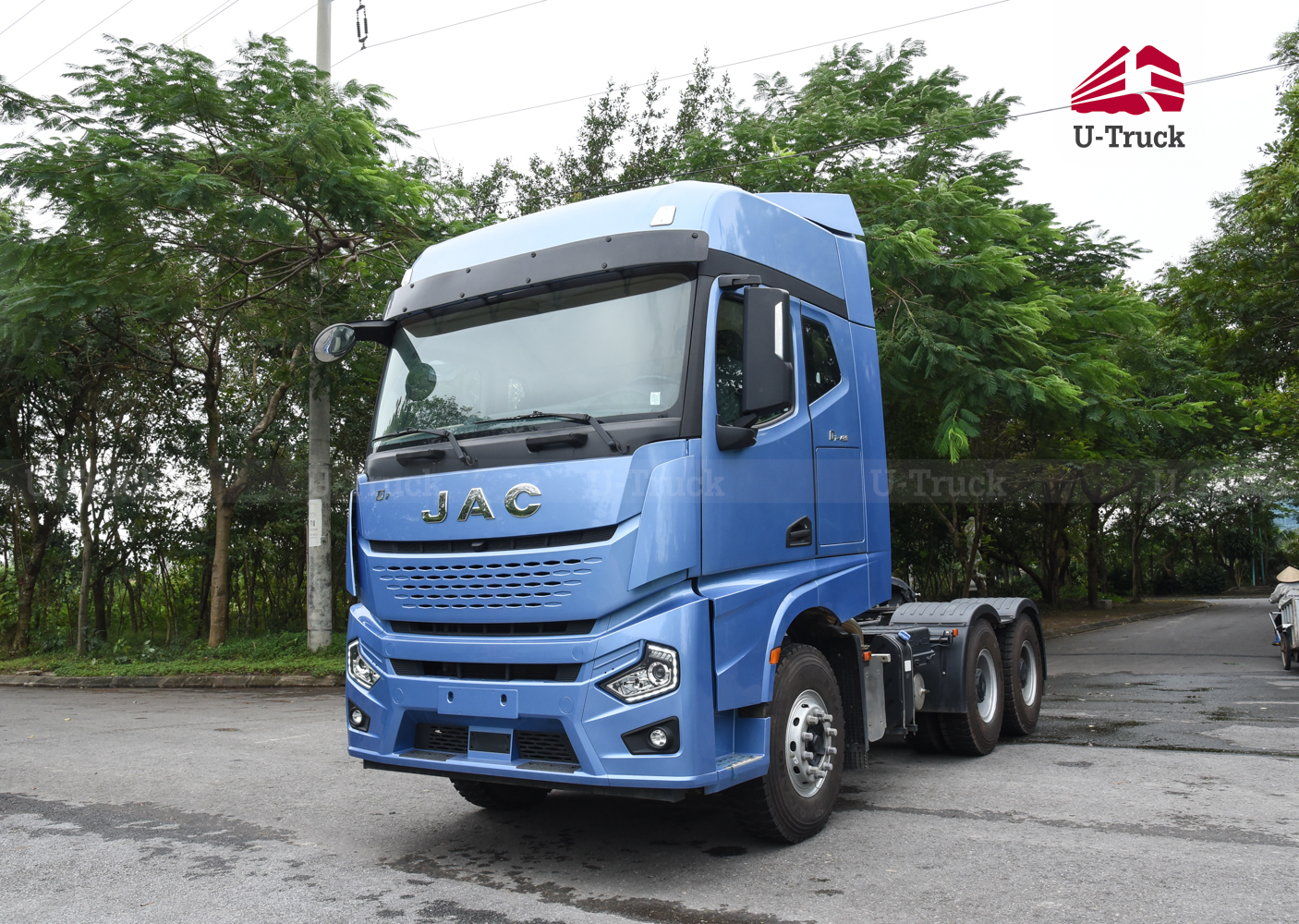 Xe đầu kéo JAC Q7 420 cầu dầu