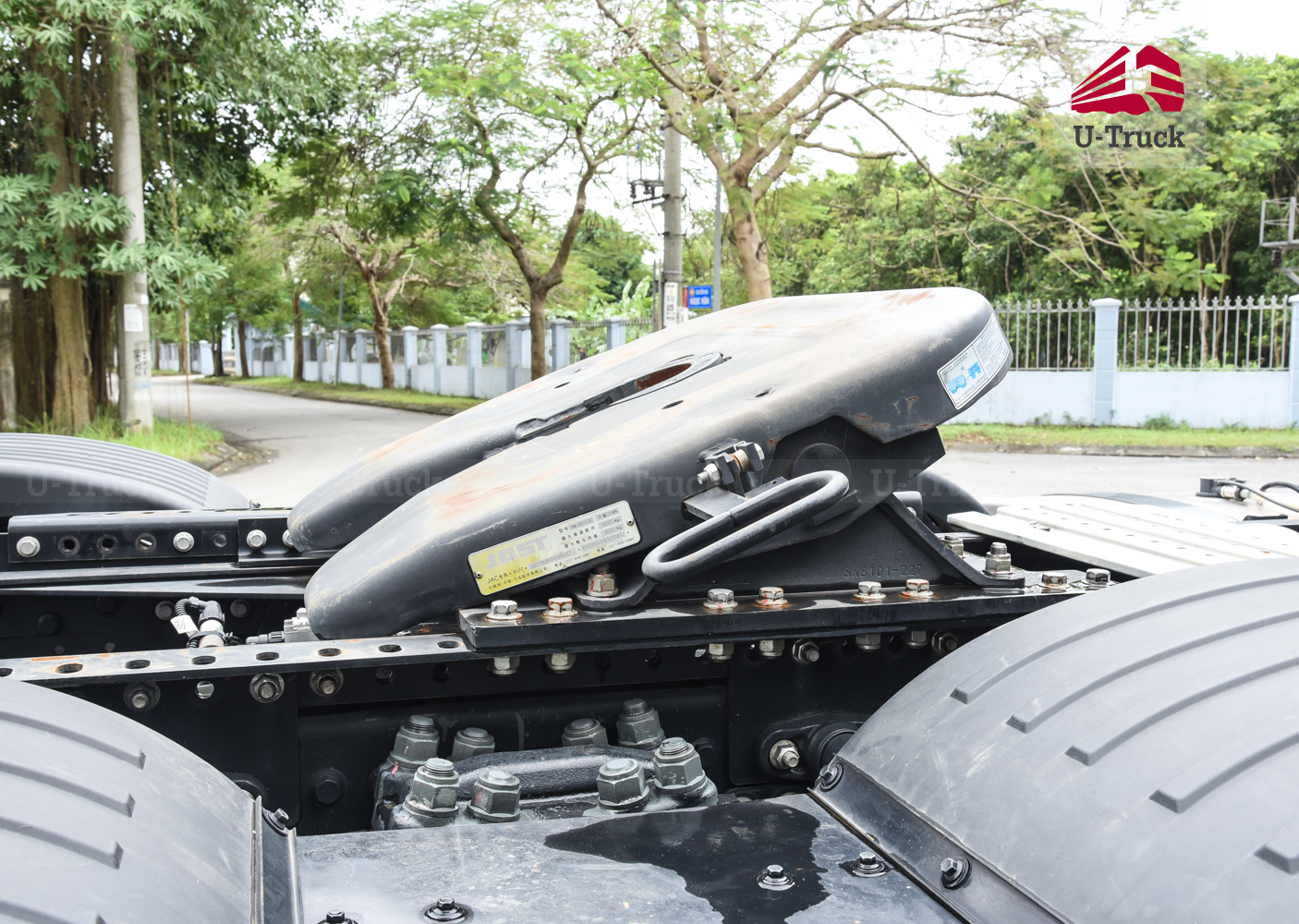 Xe đầu kéo JAC Q7 480 cầu láp số tự động