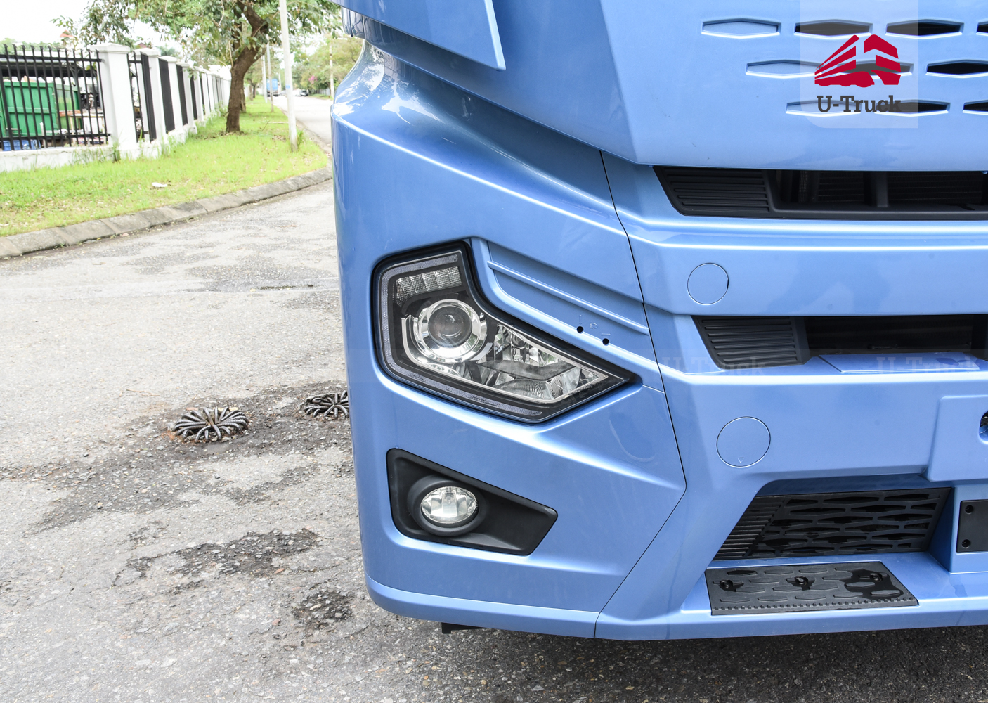 Xe đầu kéo JAC Q7 480 cầu láp số tự động