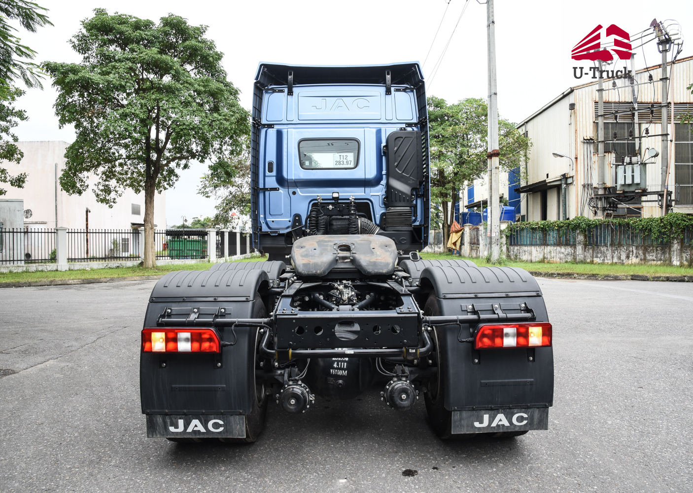 Xe đầu kéo JAC Q7 480 cầu láp số tự động