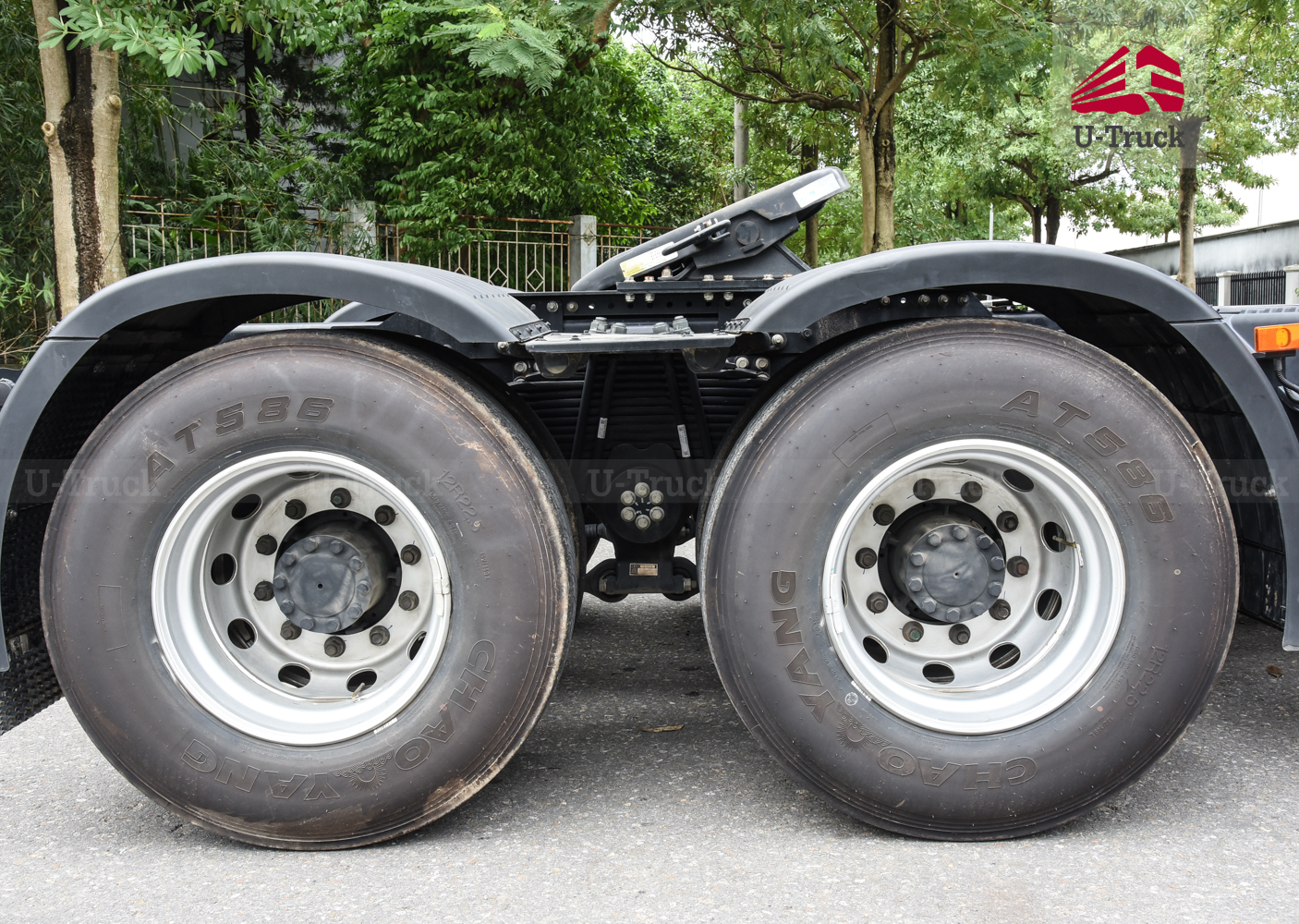 Xe đầu kéo JAC Q7 480 cầu láp số tự động