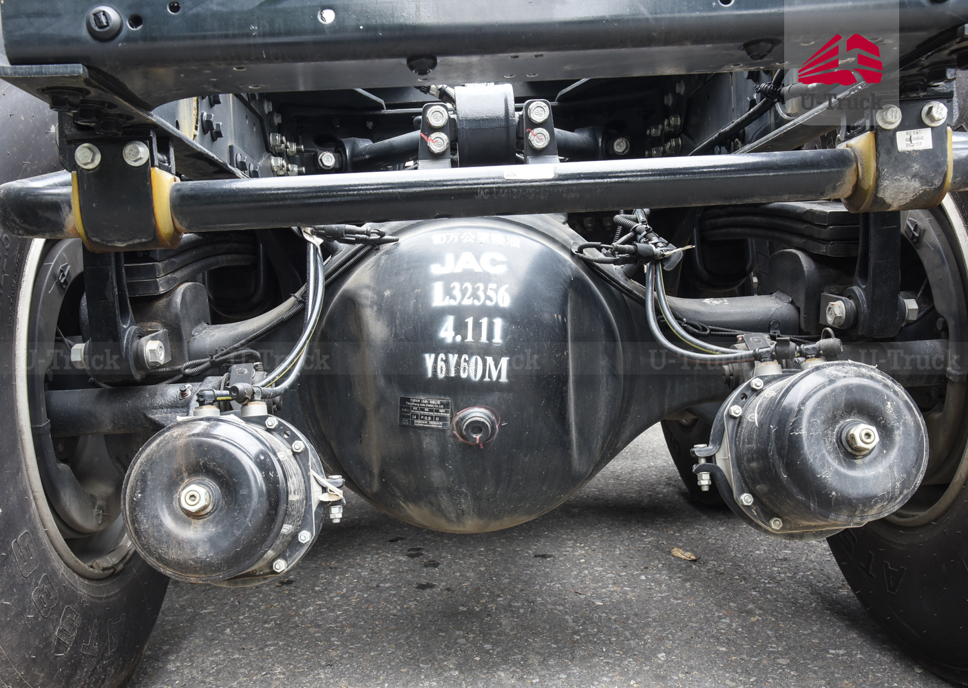 Xe đầu kéo JAC Q7 480 cầu láp số tự động