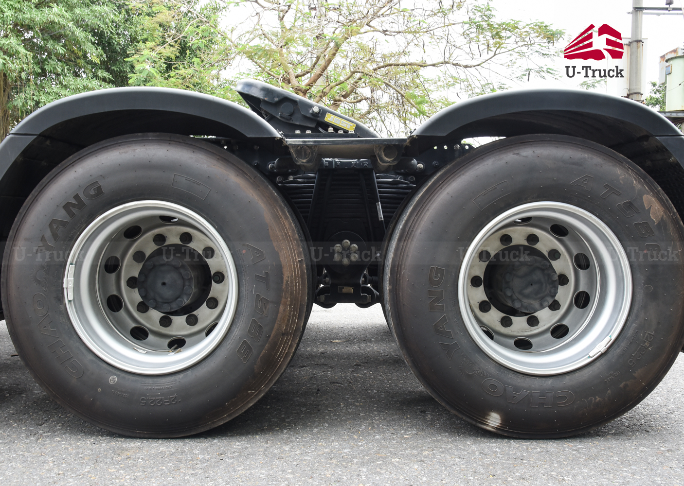 Xe đầu kéo JAC Q7 480 cầu láp số tự động