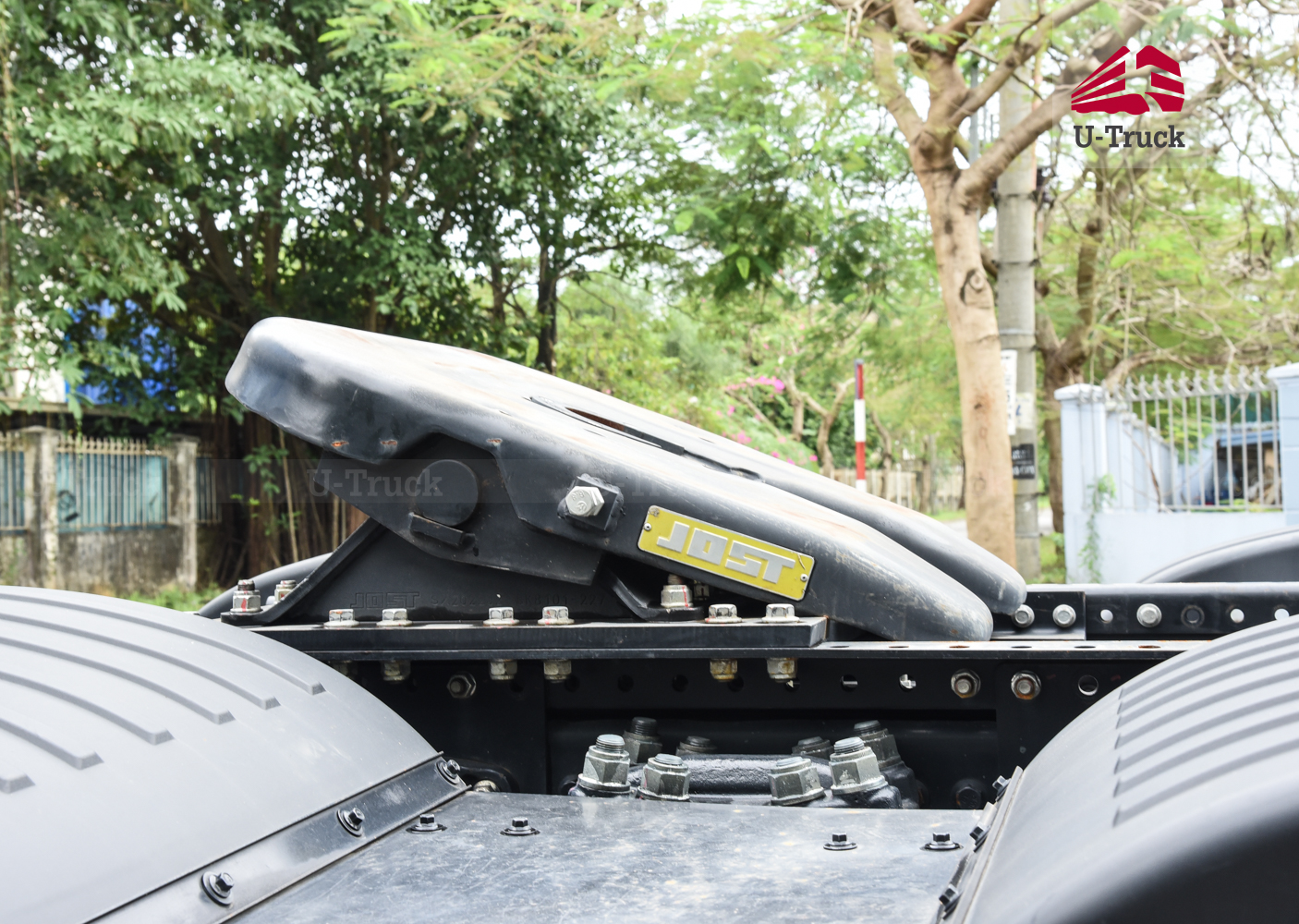 Xe đầu kéo JAC Q7 480 cầu láp số tự động