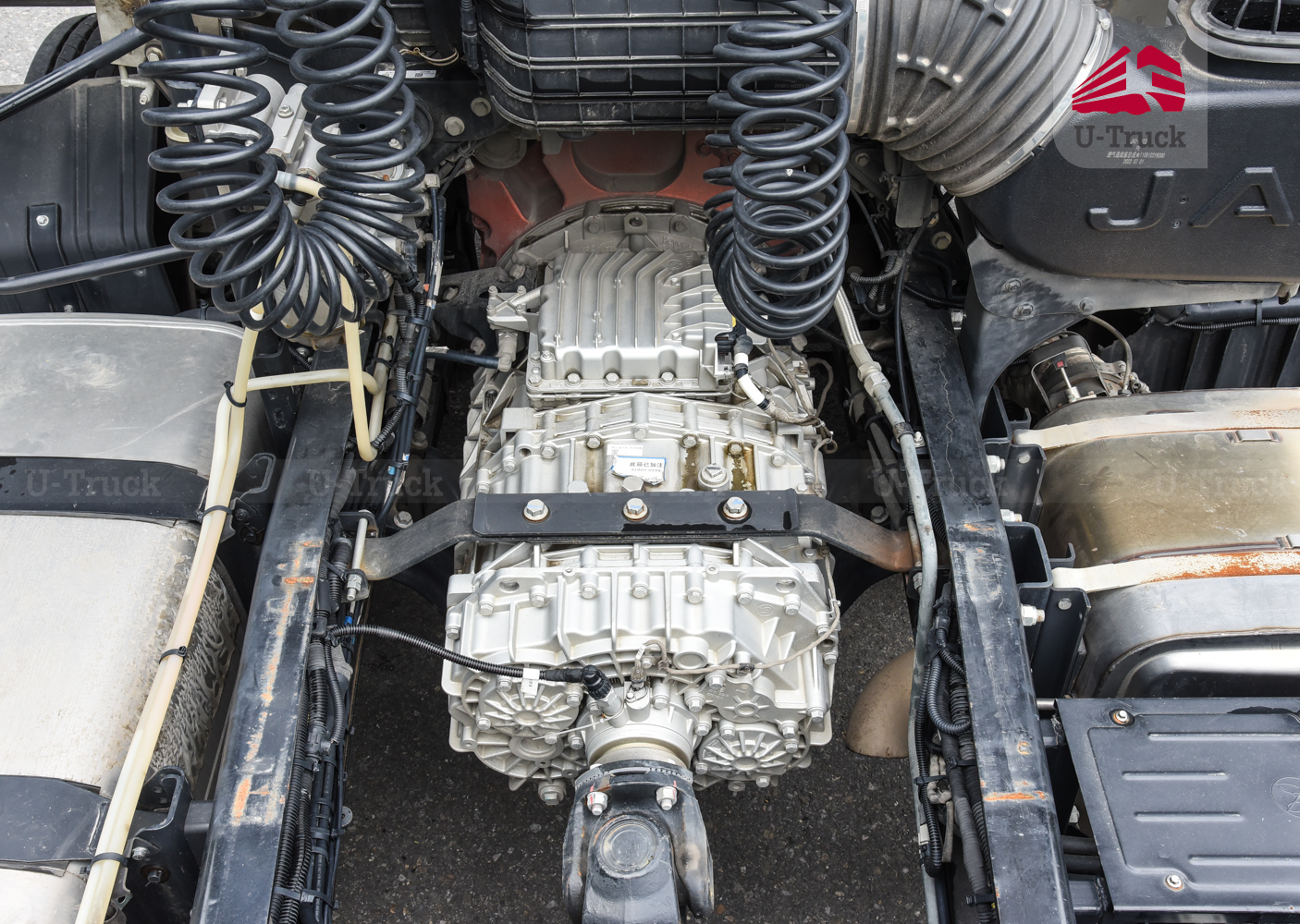 Xe đầu kéo JAC Q7 480 cầu láp số tự động