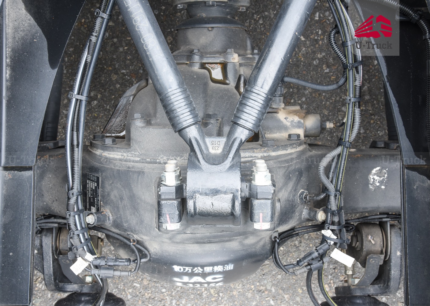 Xe đầu kéo JAC Q7 480 cầu láp số tự động