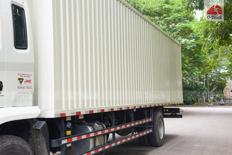 Xe đầu kéo JAC Q7 480 cầu láp số tự động