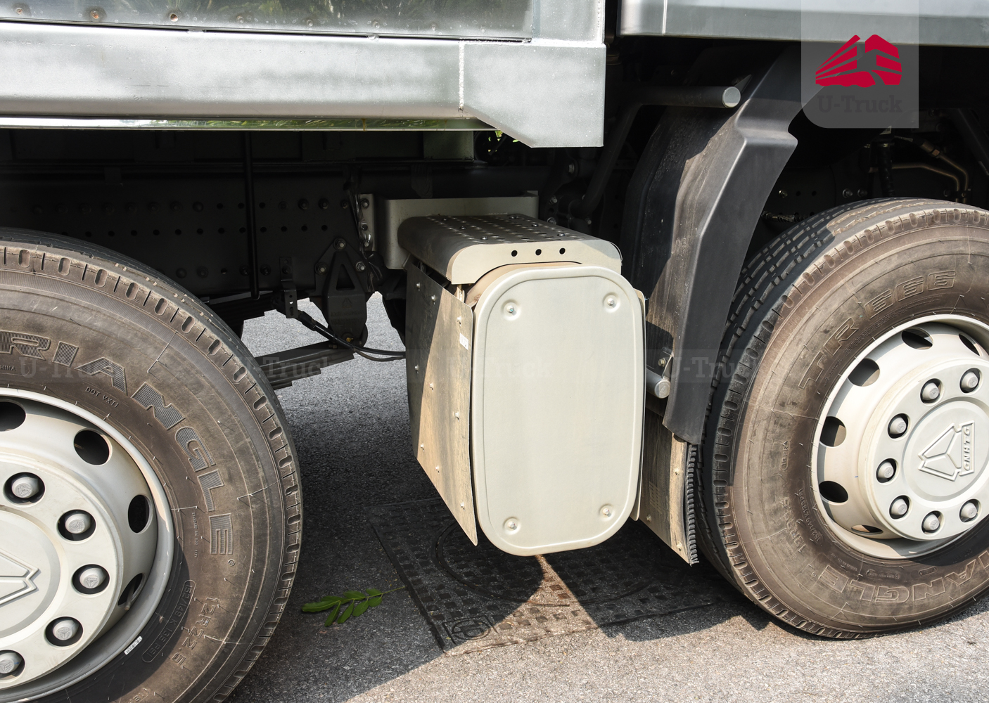 Xe chở gia súc HOWO NX 8×4 9m6