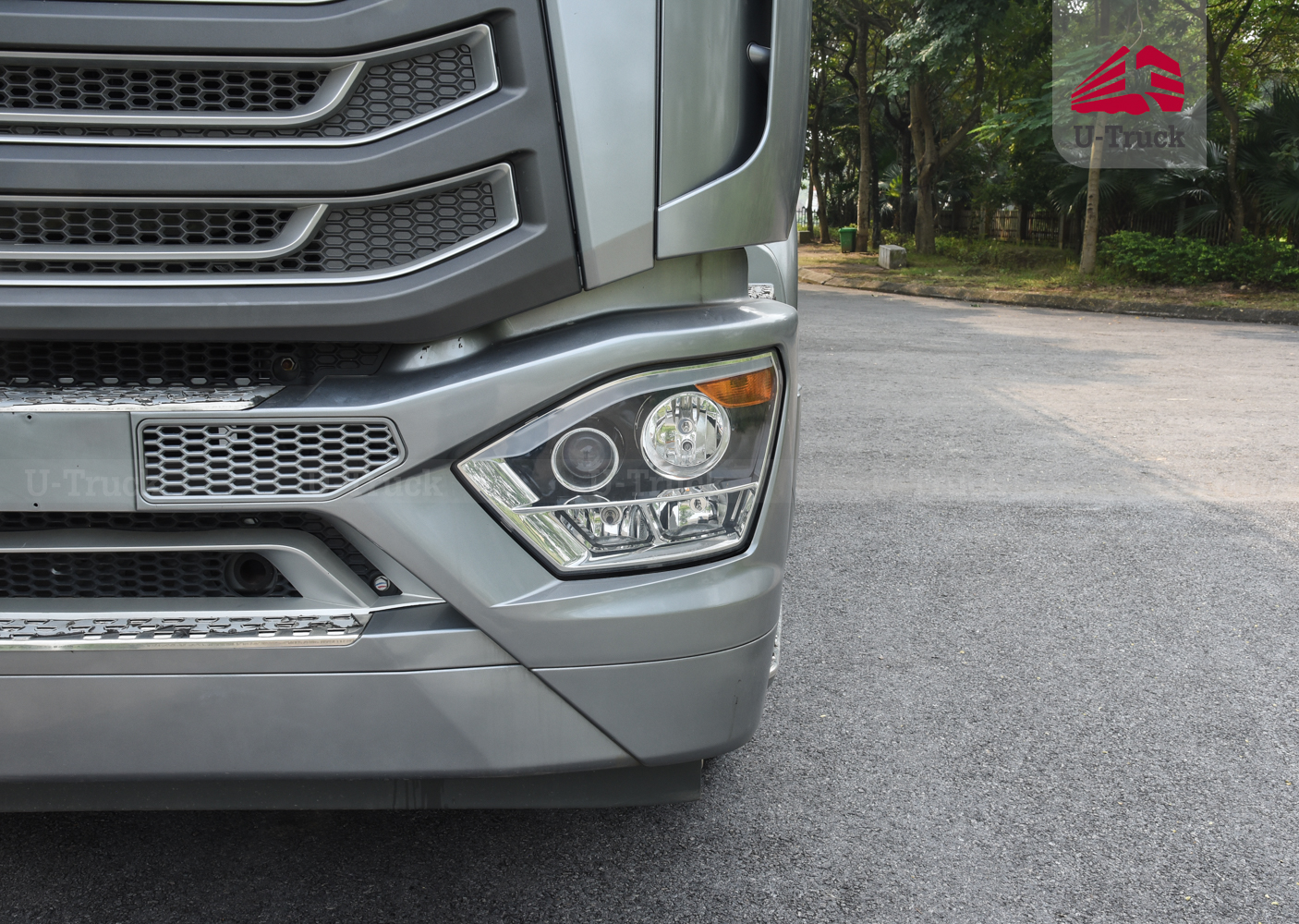 Xe chở gia súc HOWO NX 8×4 9m6