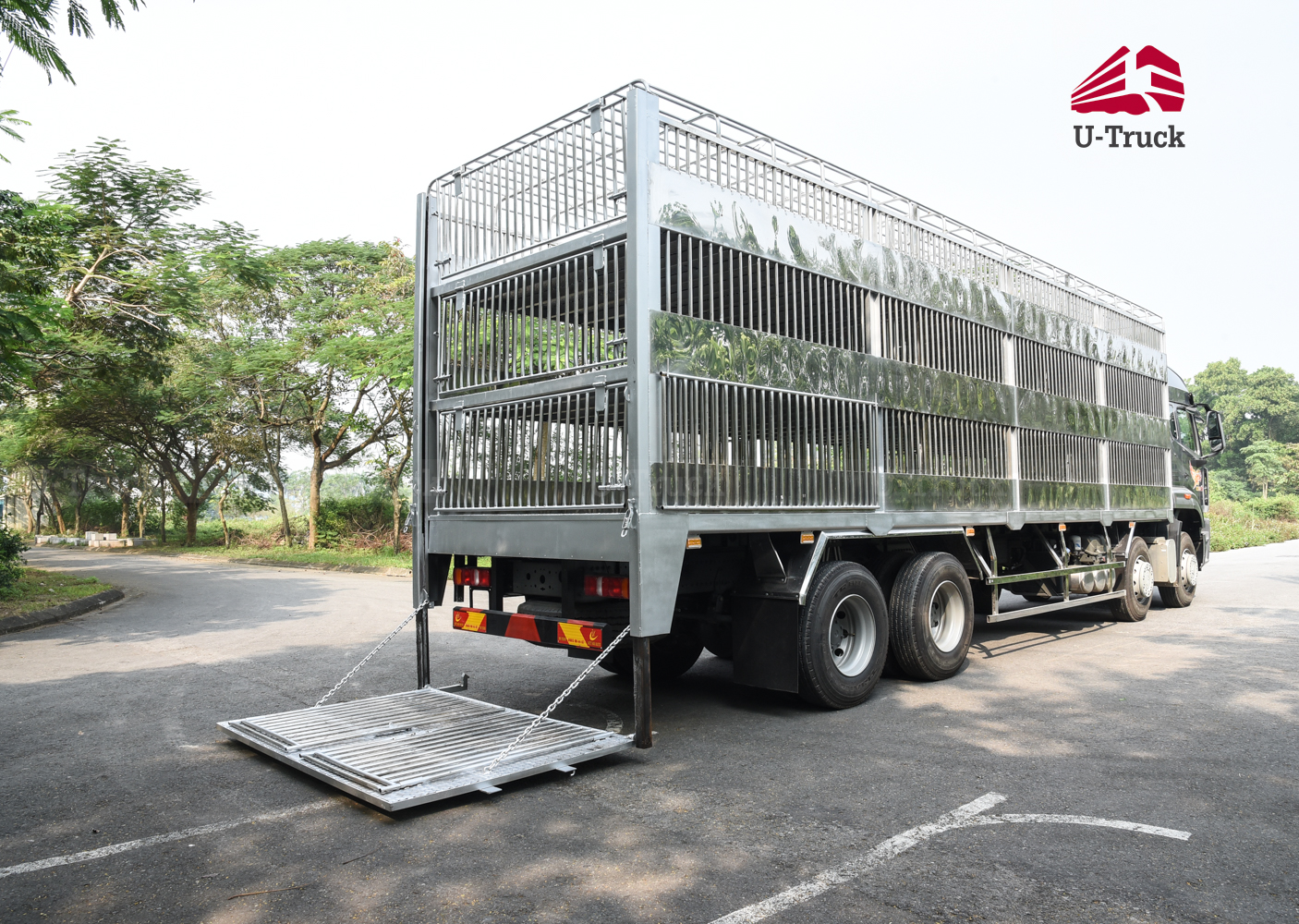 Xe chở gia súc HOWO NX 8×4 9m6