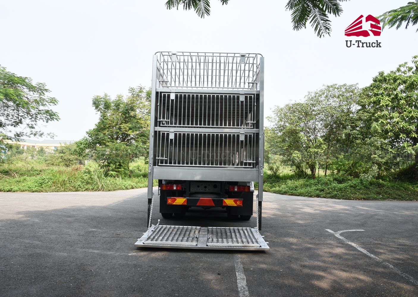 Xe chở gia súc HOWO NX 8×4 9m6